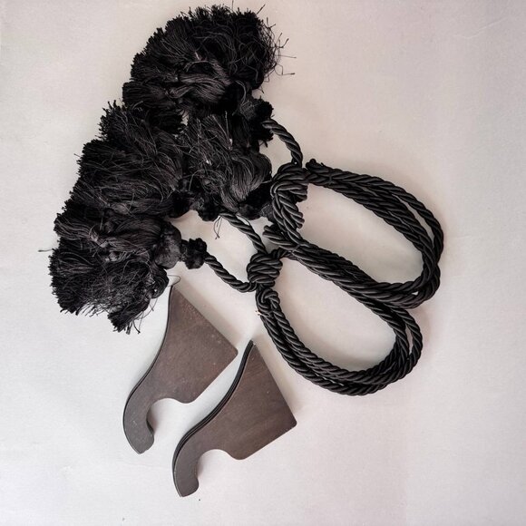 Set of 2 Black Curtain Tiebacks with Tassels and Wooden Wall Hooks - Picture 1 of 6
